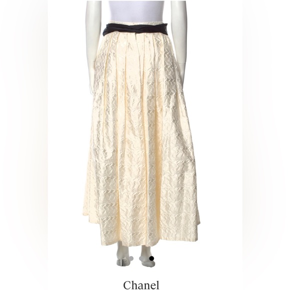Chanel silk skirt - Picture 9 of 9
